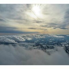 Flugwegposition um 14:35:39: Aufgenommen in der Nähe von Gemeinde Schwarzau im Gebirge, Österreich in 2723 Meter
